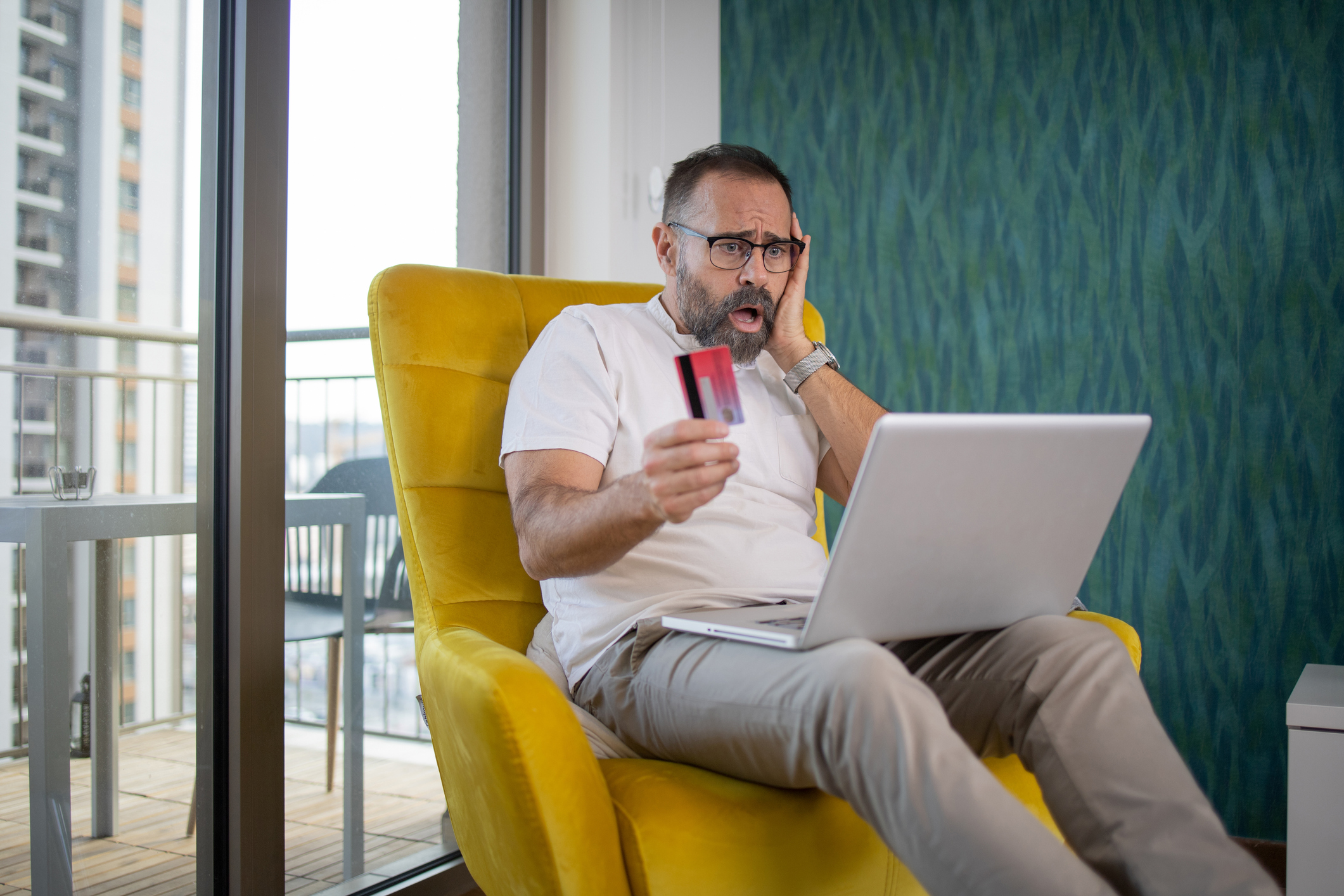 Man wordt opgelicht via laptop, is in paniek