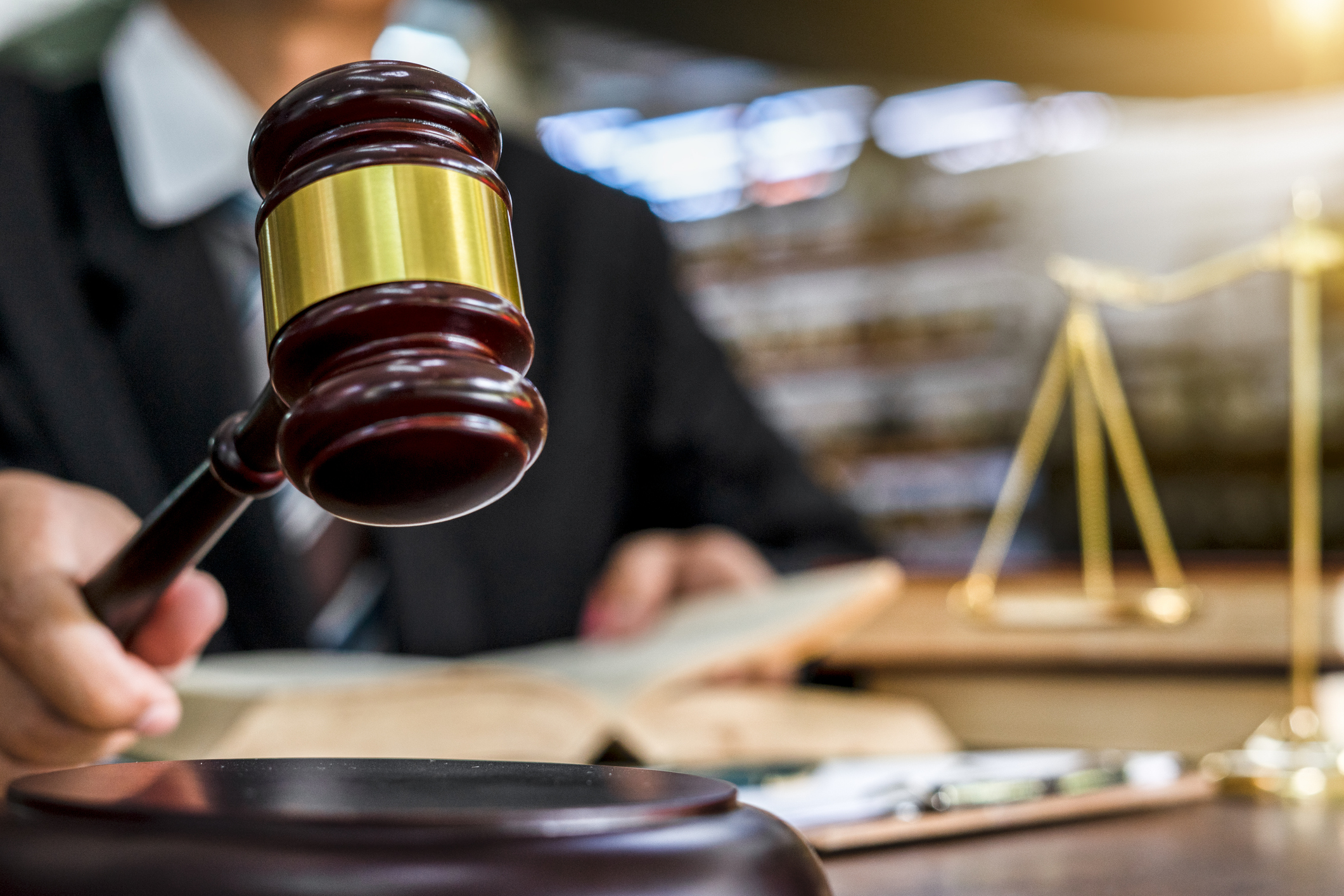Rechtspraak hamer van een rechter