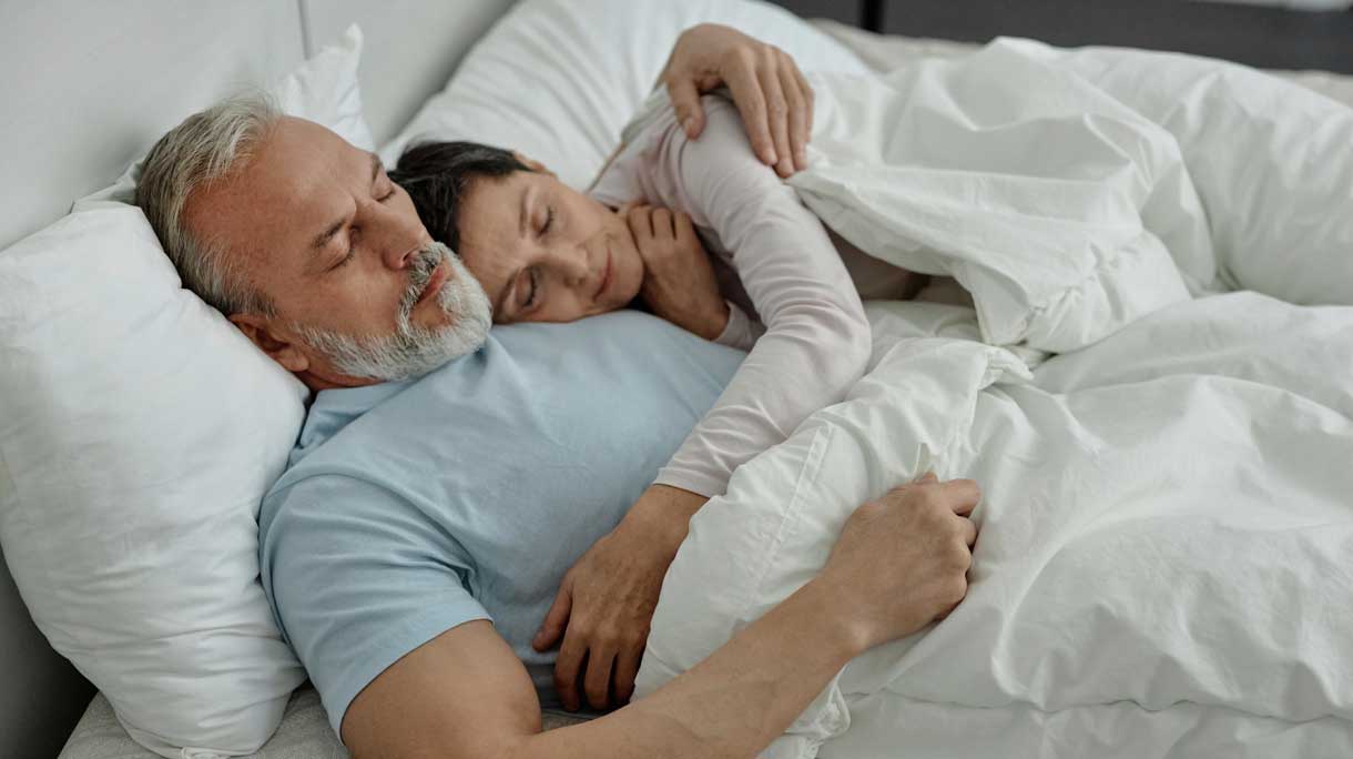 ouder stel in bed