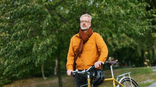 Man met fiets
