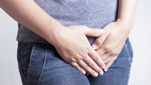 vrouw heeft vaginale klachten