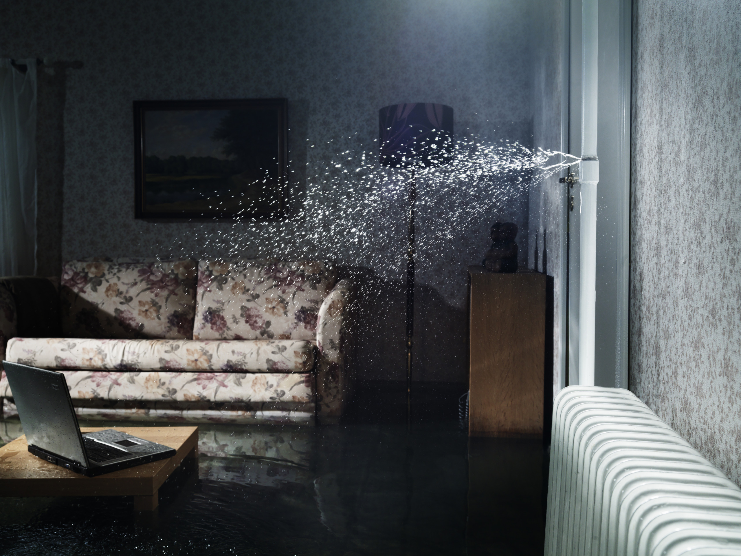 lekkend water in een woonkamer