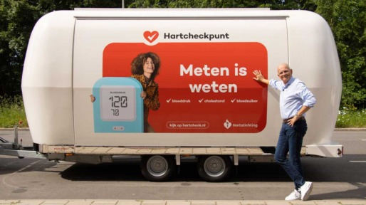 hartstichting-directeur-hans-snijder-bij-de-hartcheckbus