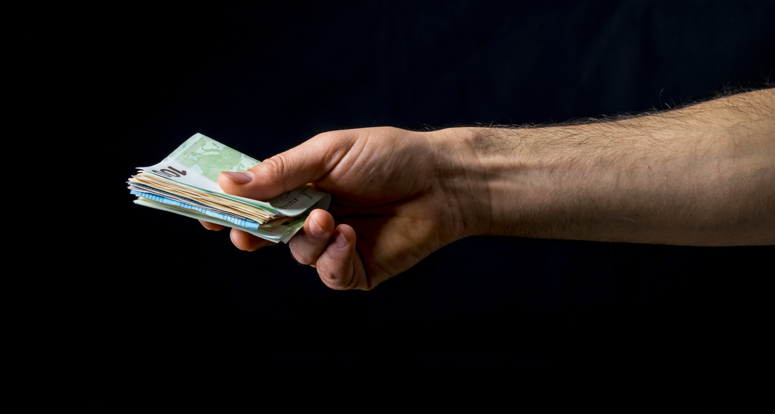 hand die geld geeft belastingvrij schenken 2025