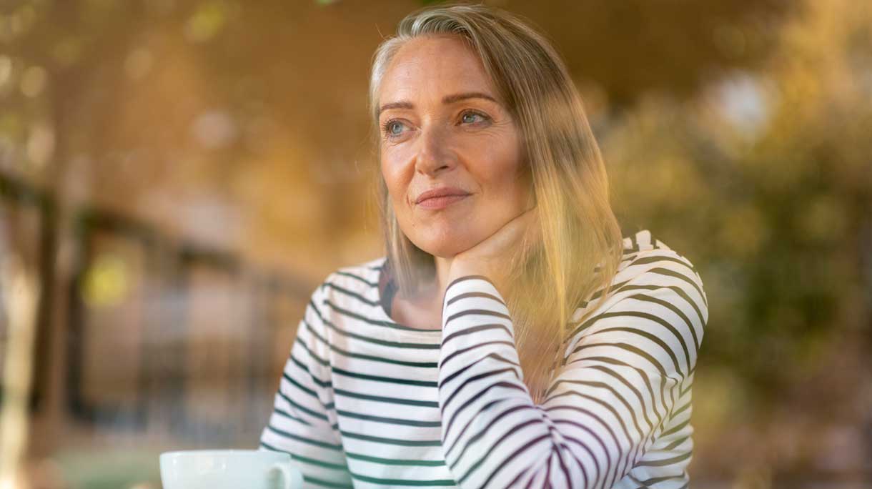 Piekerende vrouw