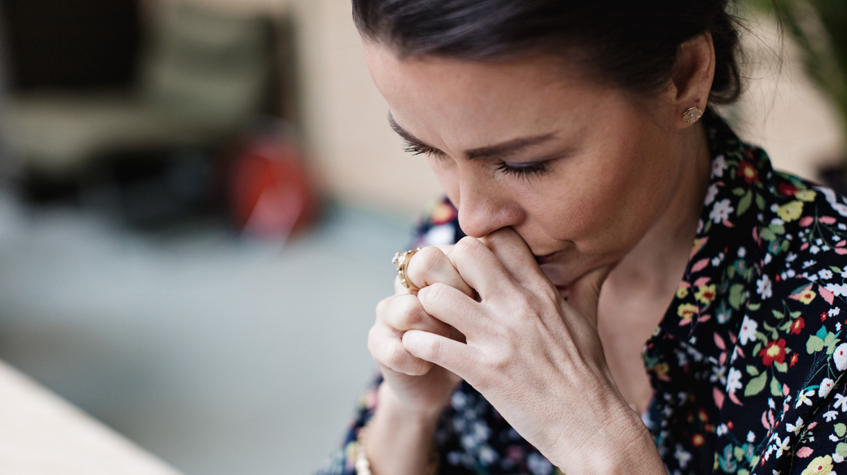 vrouw heeft last van fawning