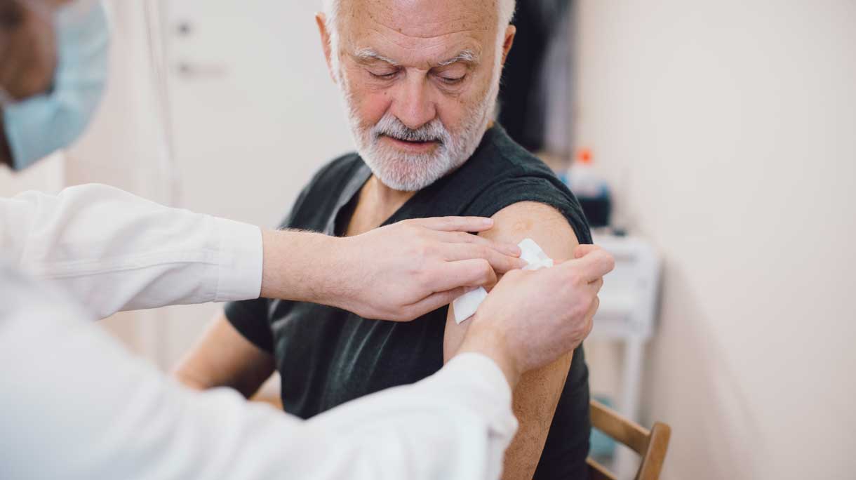Man krijgt pneumokokkenvaccinatie