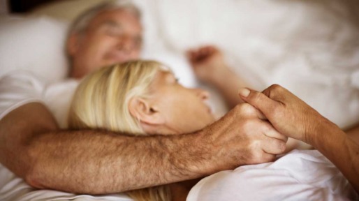 Ouder stel in bed