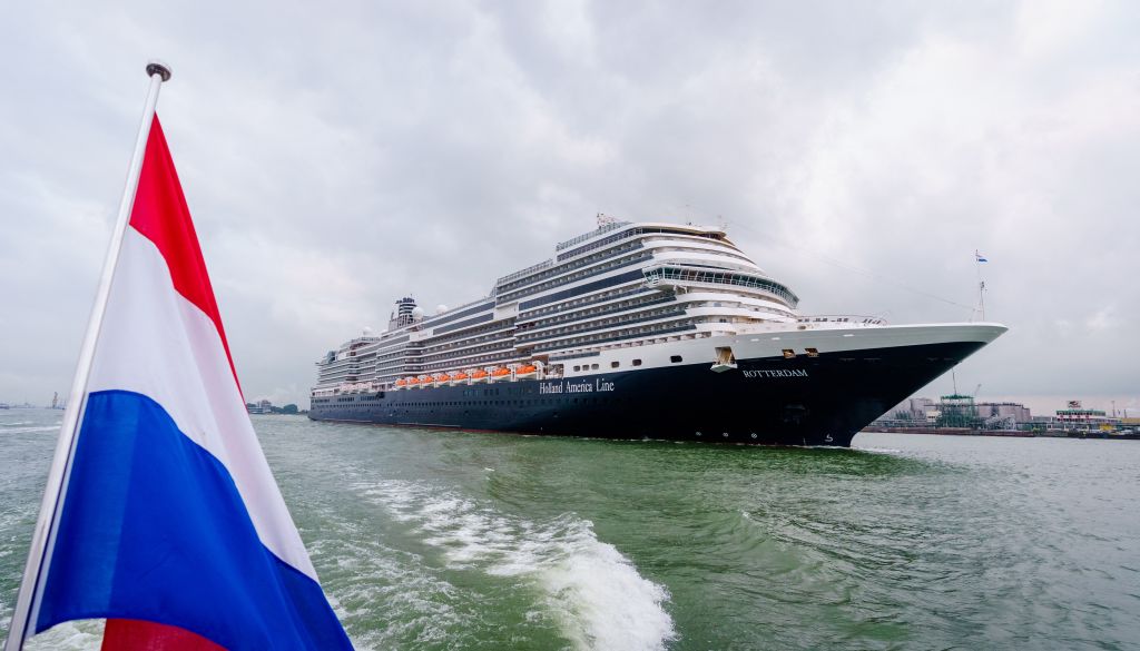 Cruiseschip met NL vlag