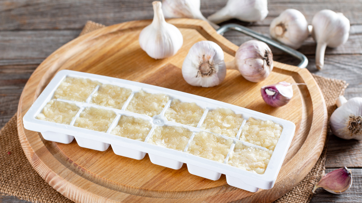 Knoflook in een diepvriesvorm