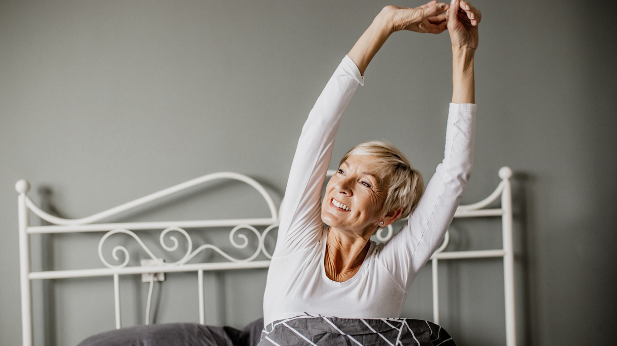 vrouw wordt uitgerust wakker