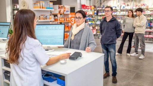 Rij bij de apotheek