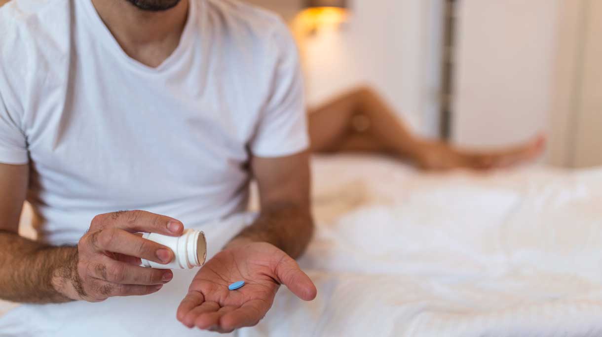 man neemt Viagra