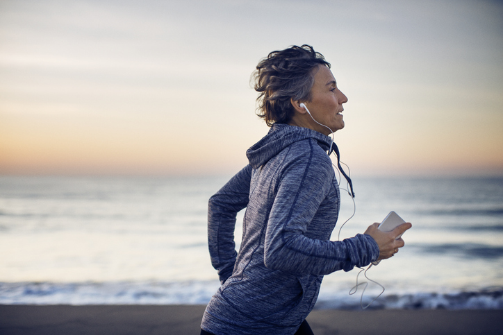 Vrouw is aan het hardlopen