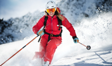 Vrouw op skis