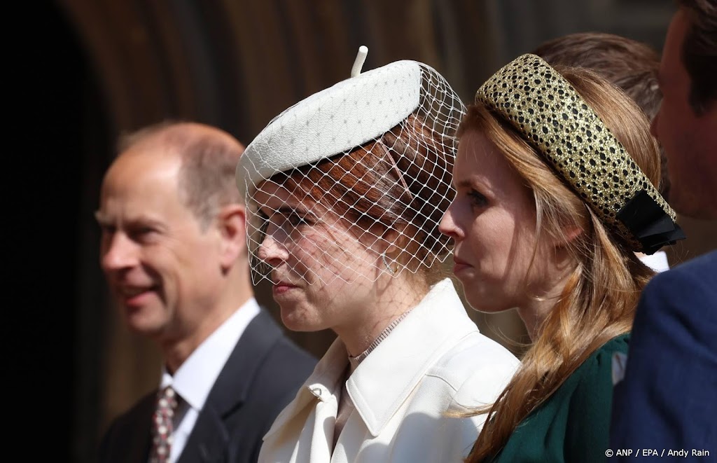 Beatrice en Eugenie niet aanwezig bij paasdienst Charles