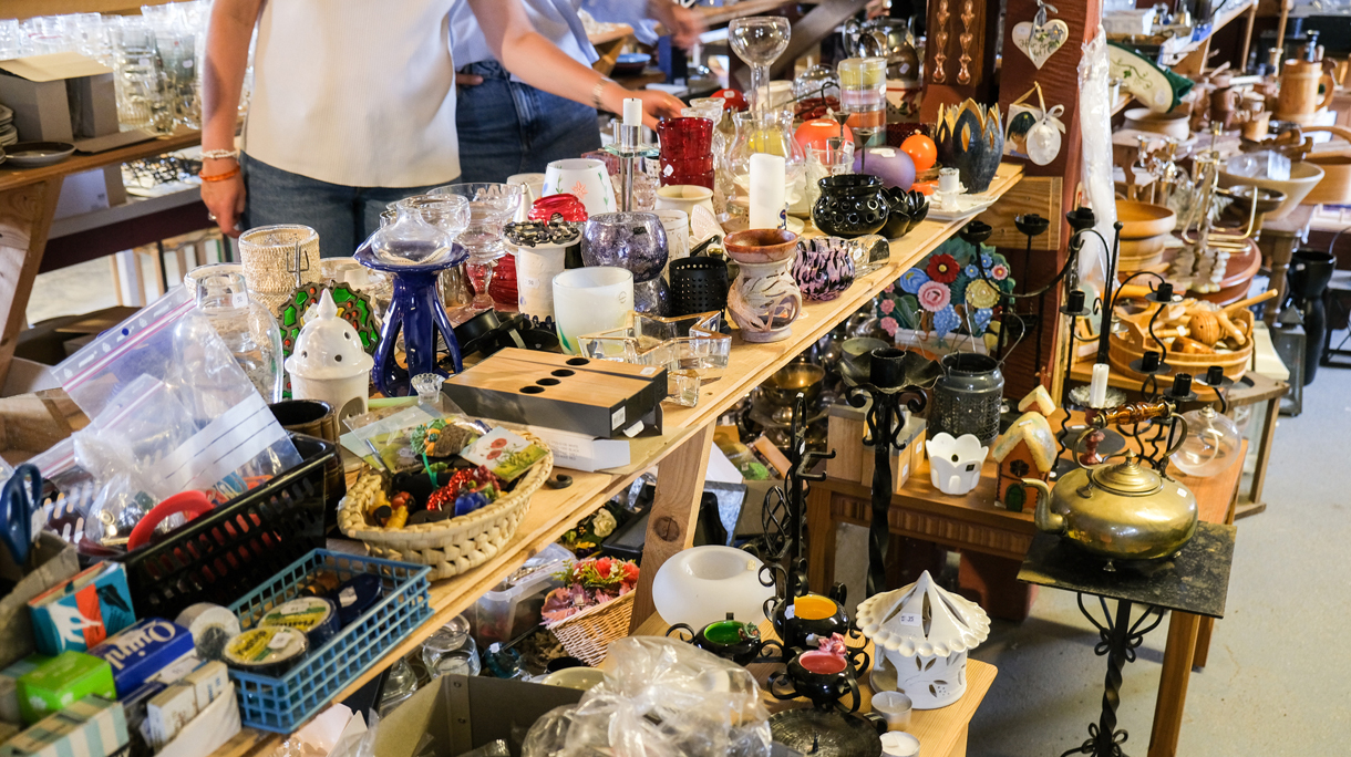 Tweedehands spullen in een kringloopwinkel