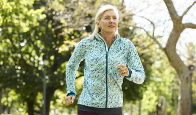 oudere vrouw hardlopen
