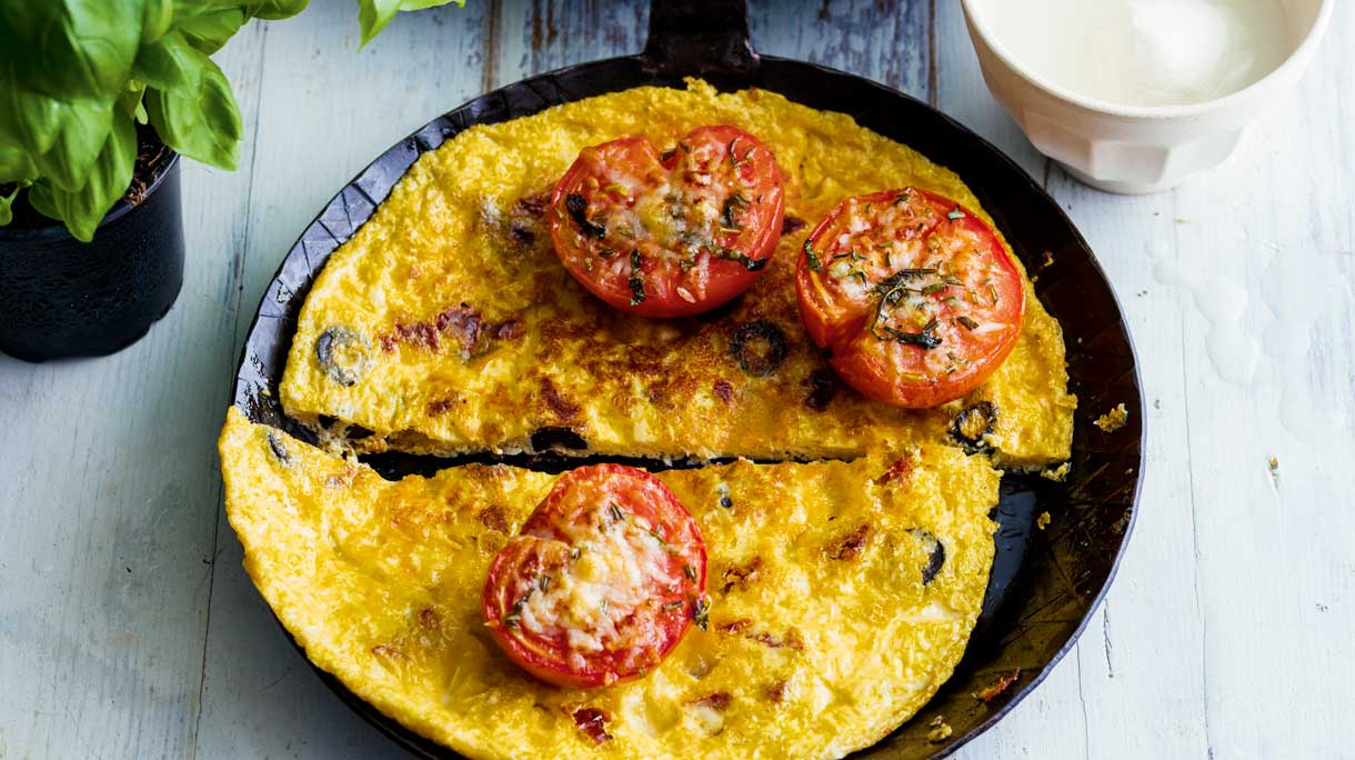Mozzarella-omelet met tomaat