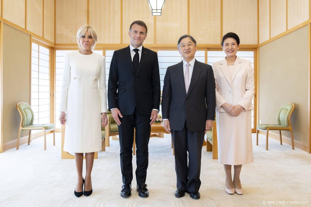 Keizerlijk paar Japan ontvangt Franse president Emmanuel Macron
