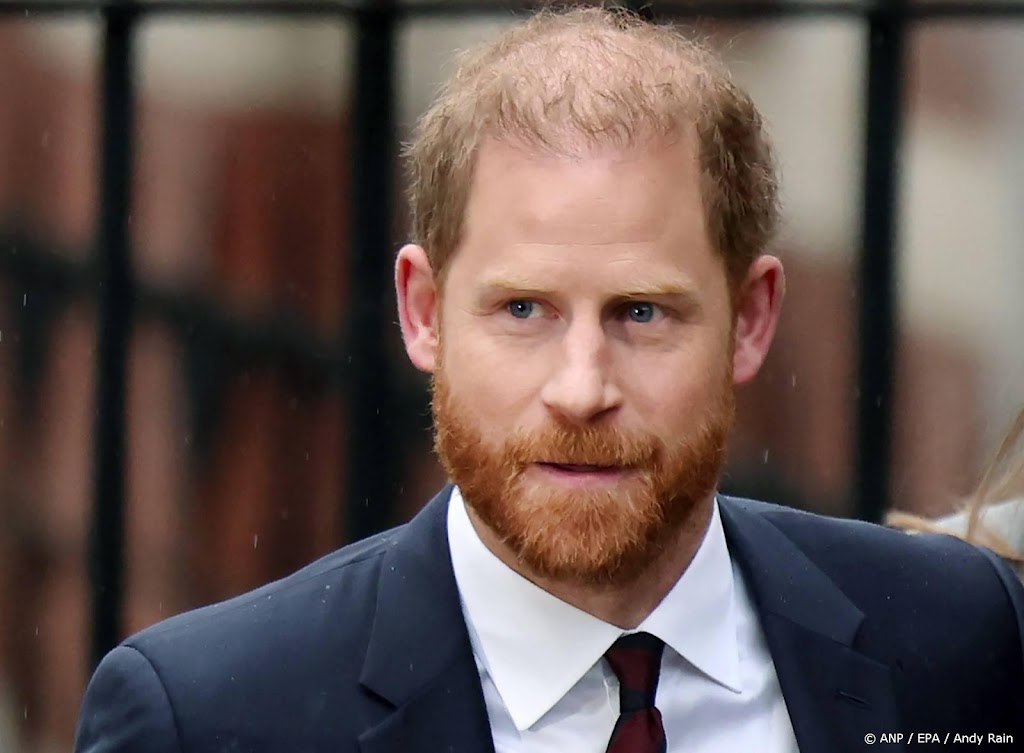 Prins Harry aangeklaagd door liefdadigheidsorganisatie