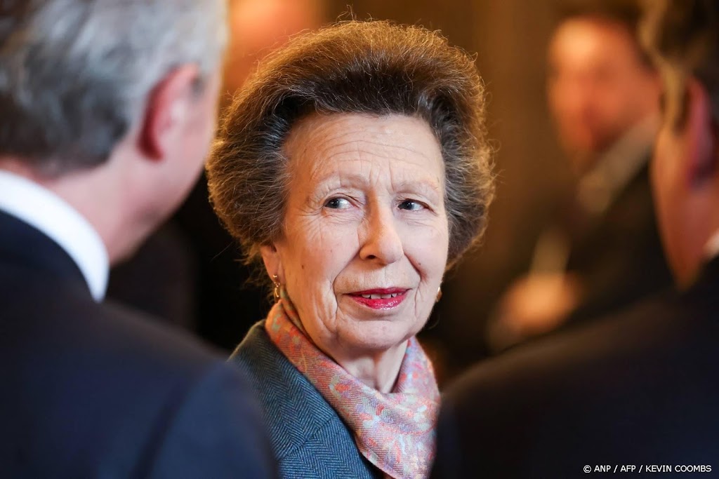 Prinses Anne herdenkt oorlogsslachtoffers op Anzac Day