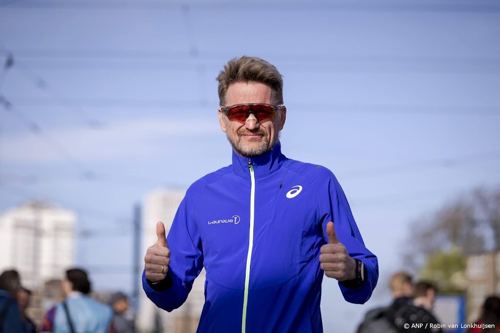 Pieter-Christiaan start Koningsdag met Fries hardlooprondje