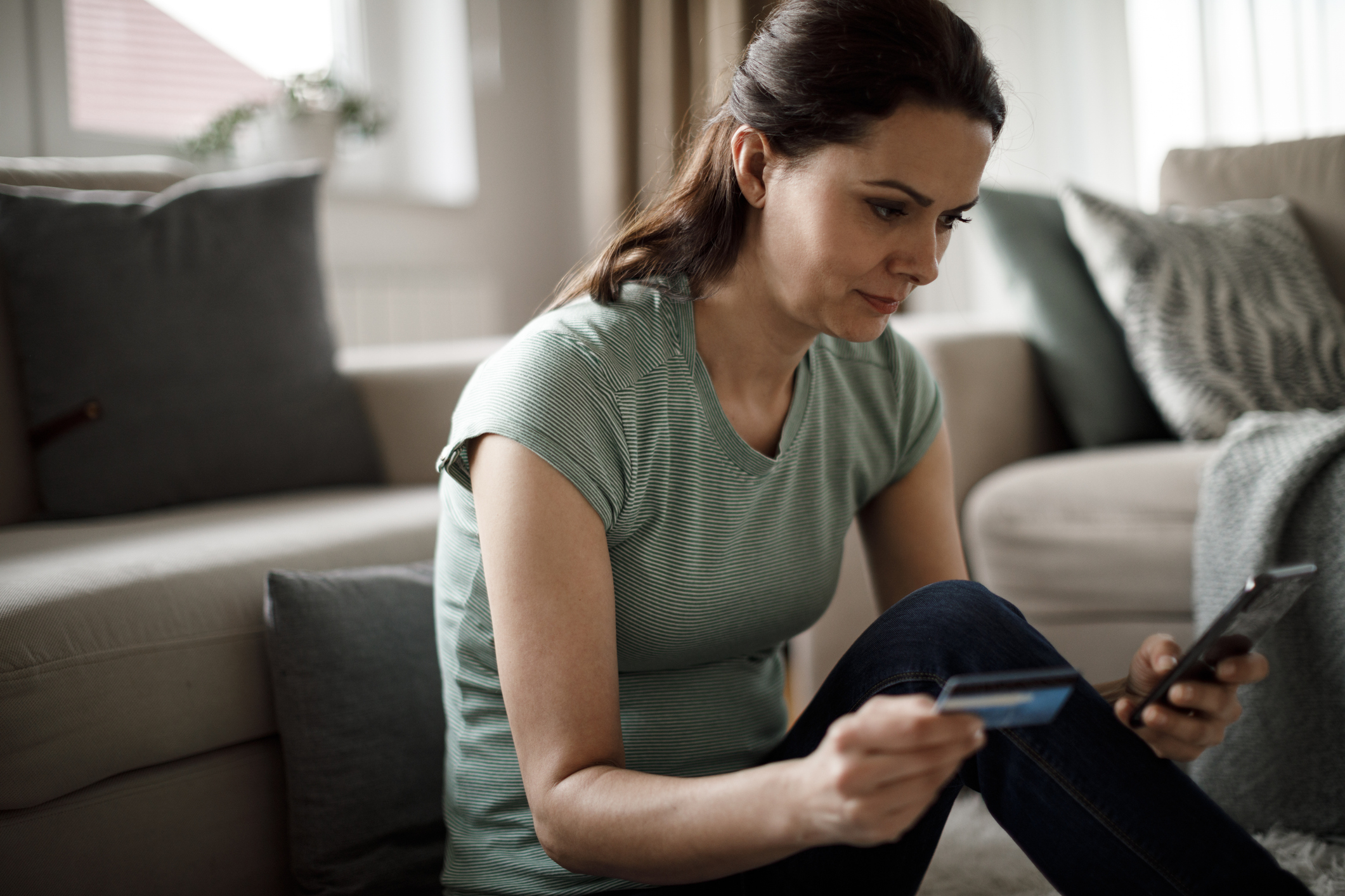 Vrouw wordt gebeld door bankfraudeur