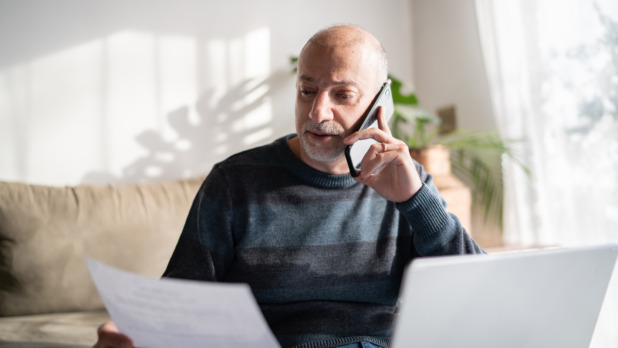 Pensioen en AOW bespreken aan de telefoon