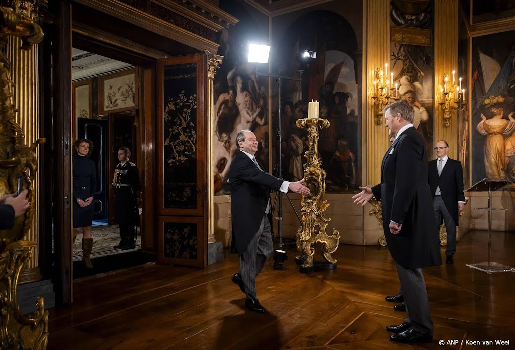 Minister Vijlbrief bezoekt koning voor hernieuwde kennismaking