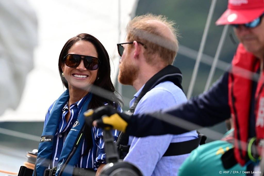 Meghan deelt foto's Disneylandtrip met Harry, kinderen en moeder