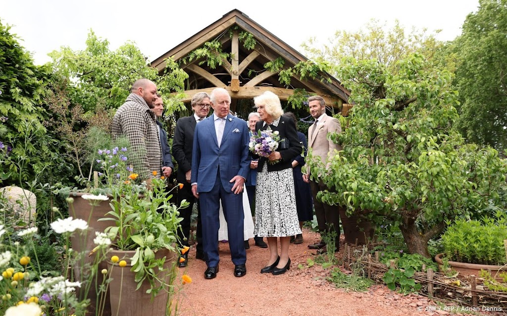 Charles en Camilla bezoeken tuinexpo met David Beckham