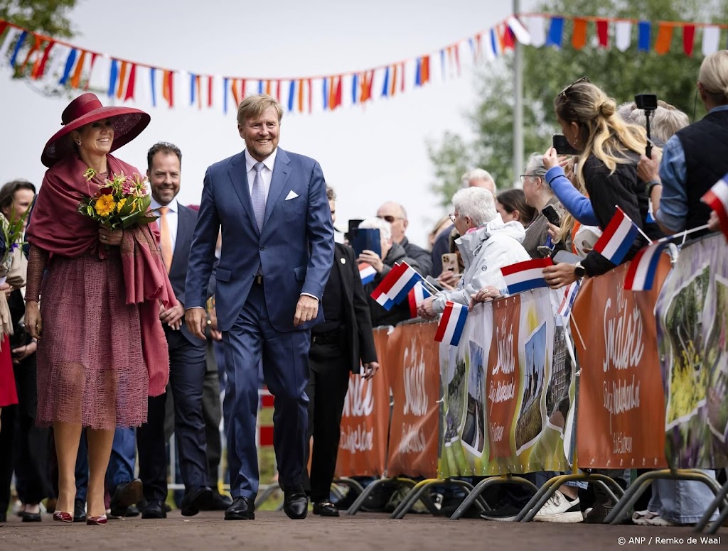 Koningspaar ontvangt verlate verjaardagswensen in Limburg