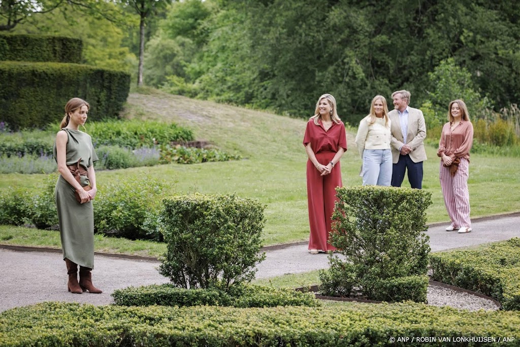 Prinses Alexia houdt zich op de vlakte over relatiegerucht Antoon