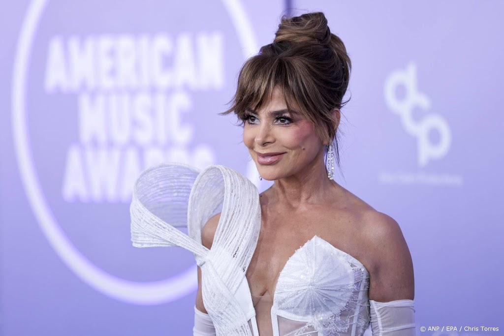 Paula Abdul 'ontroerd' nadat Meghan nummer deelt op sociale media