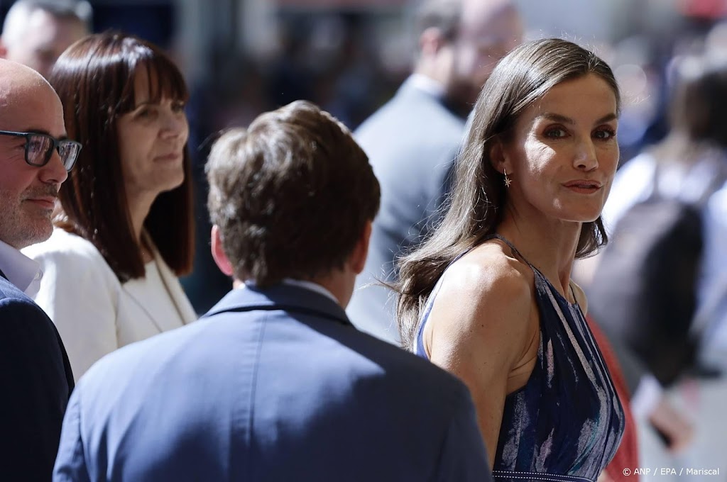 Letizia waarschuwt jongeren voor gevaren van roken