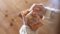 Euro geld uittellen