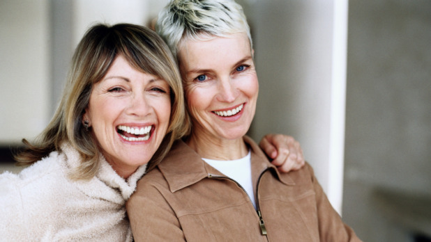 twee oudere vrouwen vriendinnen
