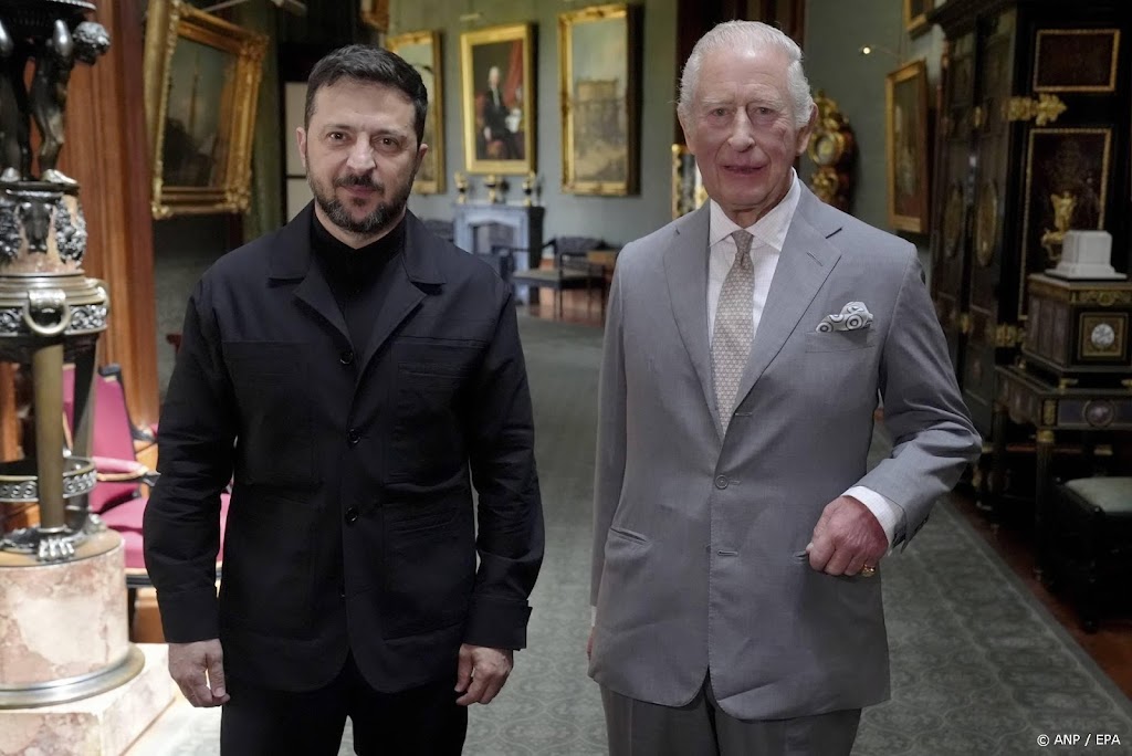 Oekraïense leider Zelensky praat bij met koning Charles