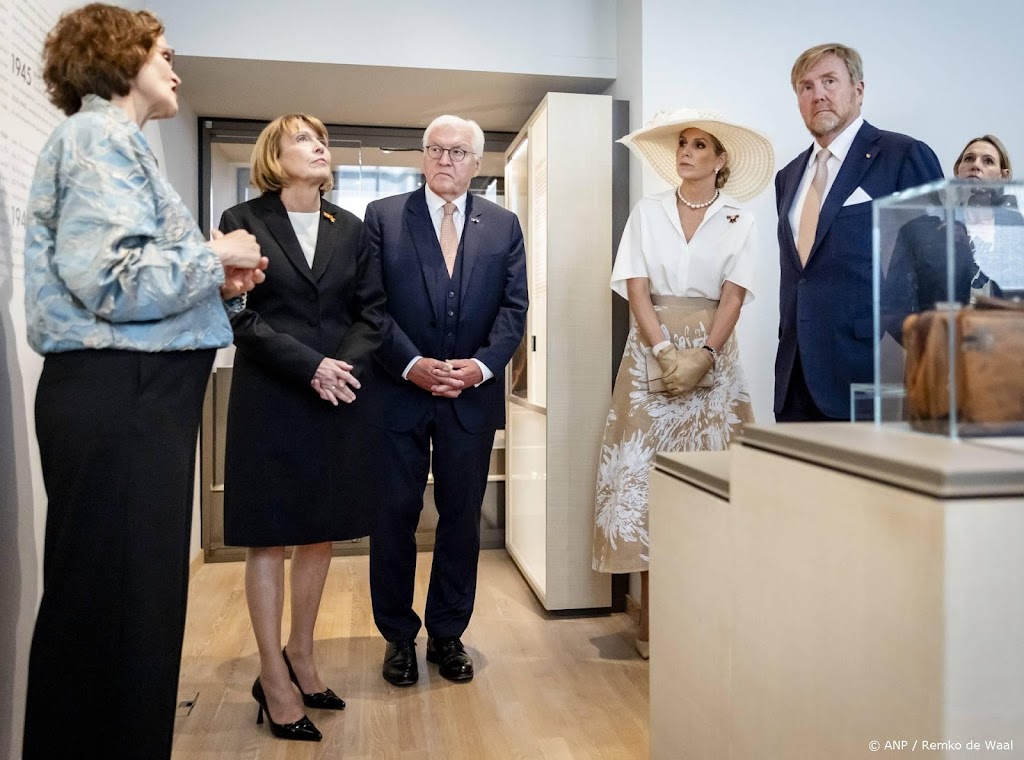 Koningspaar en Steinmeier krijgen rondleiding in Holocaustmuseum
