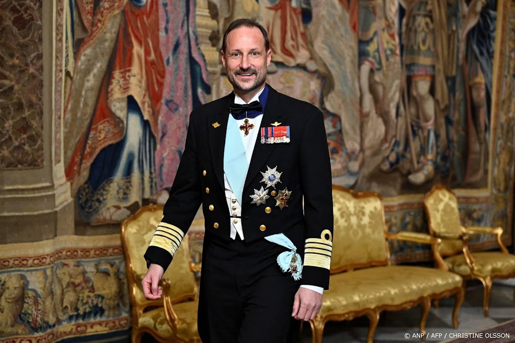 Kroonprins Haakon mist zieke Mette-Marit bij jubileum stichting