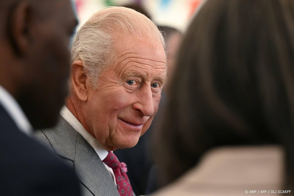 Kaartverkoopster noemt koning Charles per ongeluk 'schatje'
