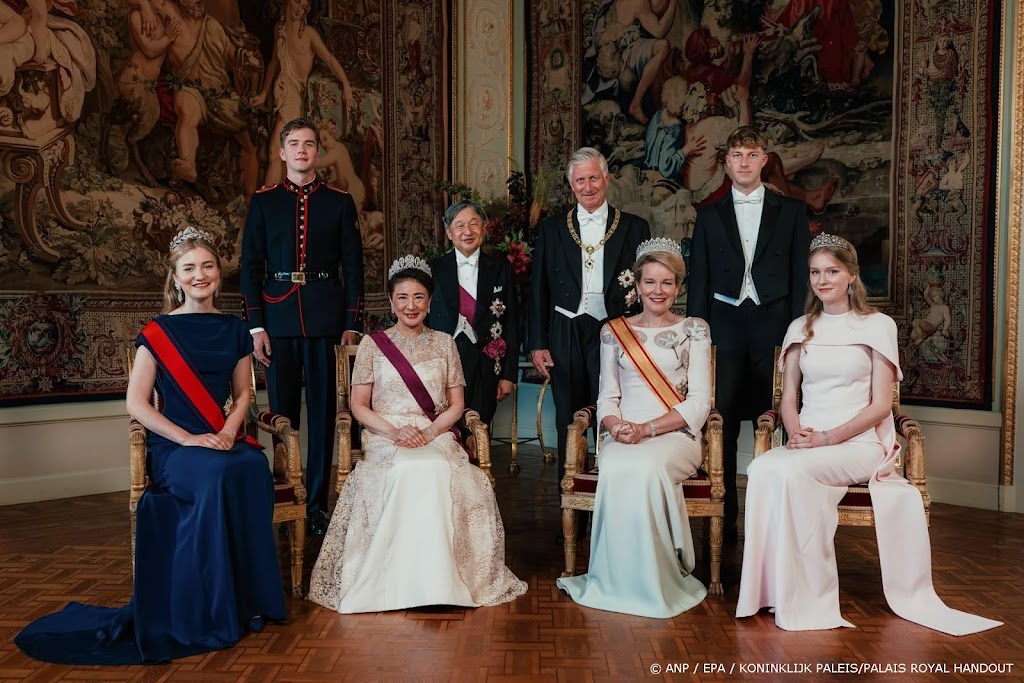 Belgisch hof deelt nieuwe familiefoto's van Japans staatsbanket