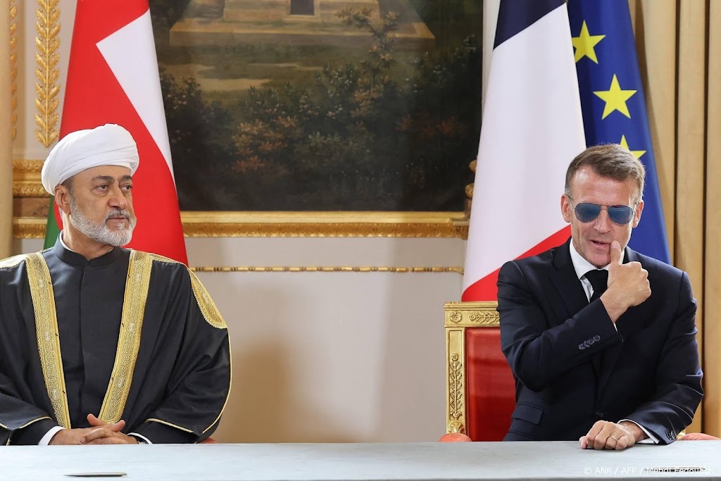 President Macron ontvangt sultan van Oman in Parijs