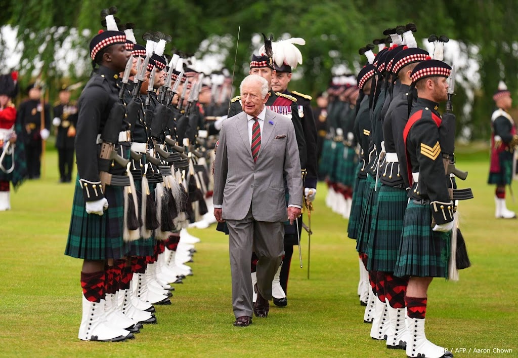 Koning Charles in Edinburgh aangekomen voor Holyrood Week