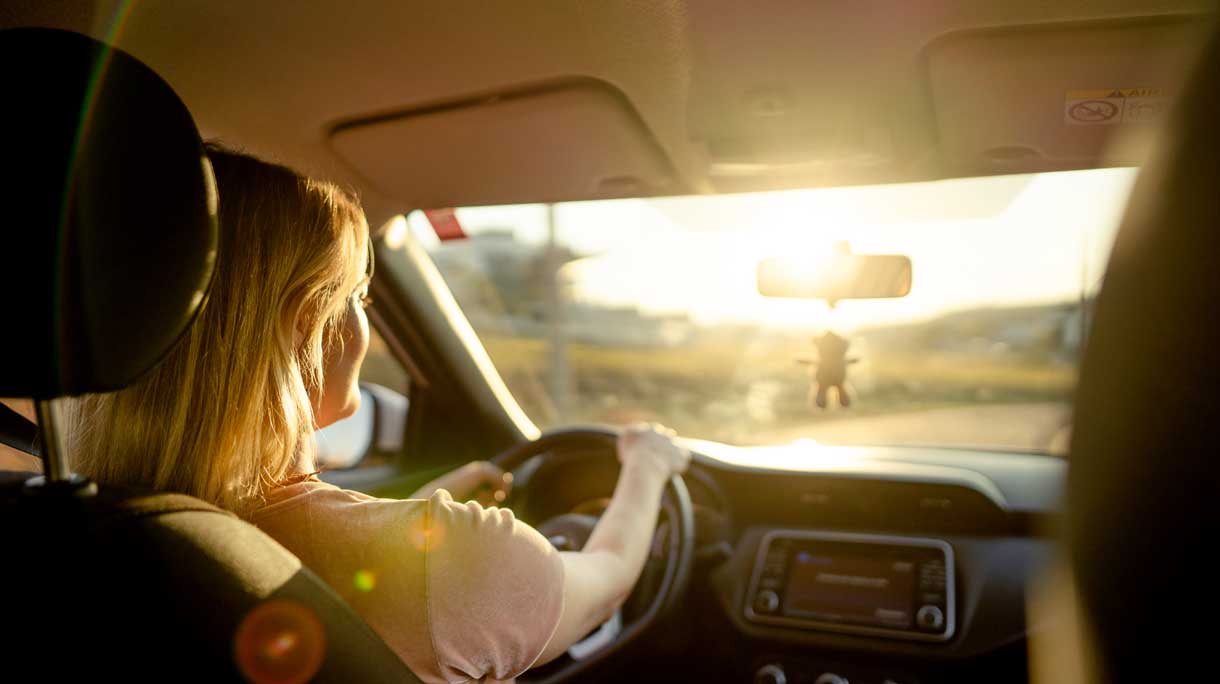 Vrouw in auto