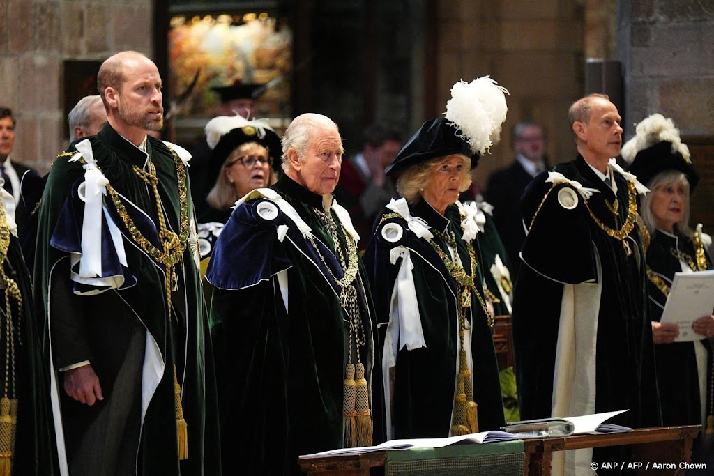 Britse koninklijke familie bijeen voor dienst Orde van de Distel