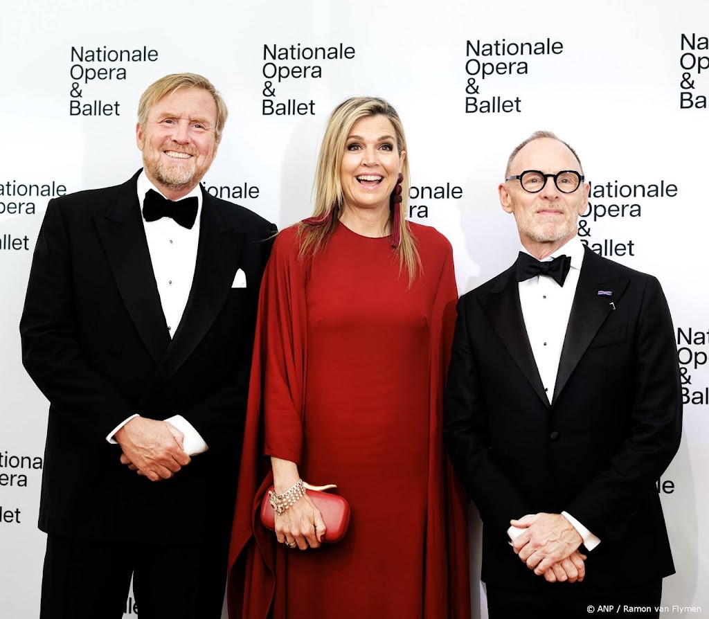 Koning en koningin bij afscheidsgala Ted Brandsen