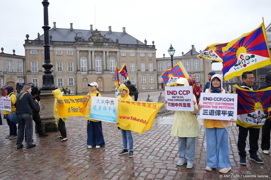 Protesten tijdens audiëntie Chinese minister bij koning Frederik