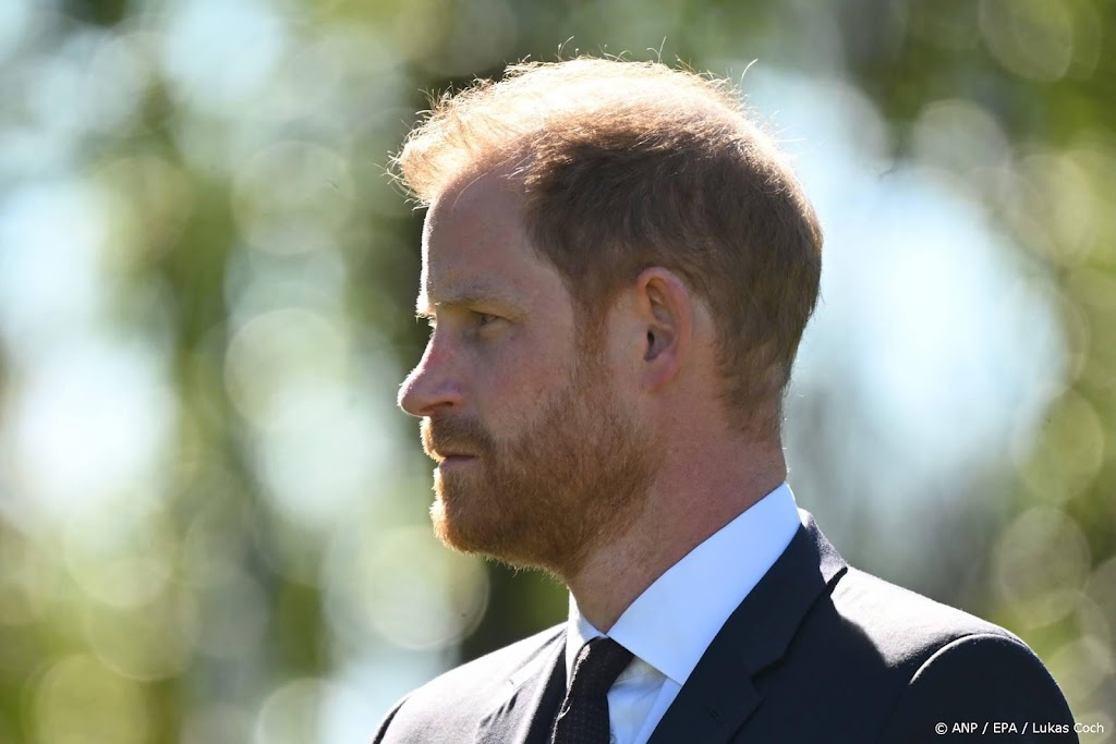 Harry laat vrouw en kinderen thuis tijdens bezoek aan Londen